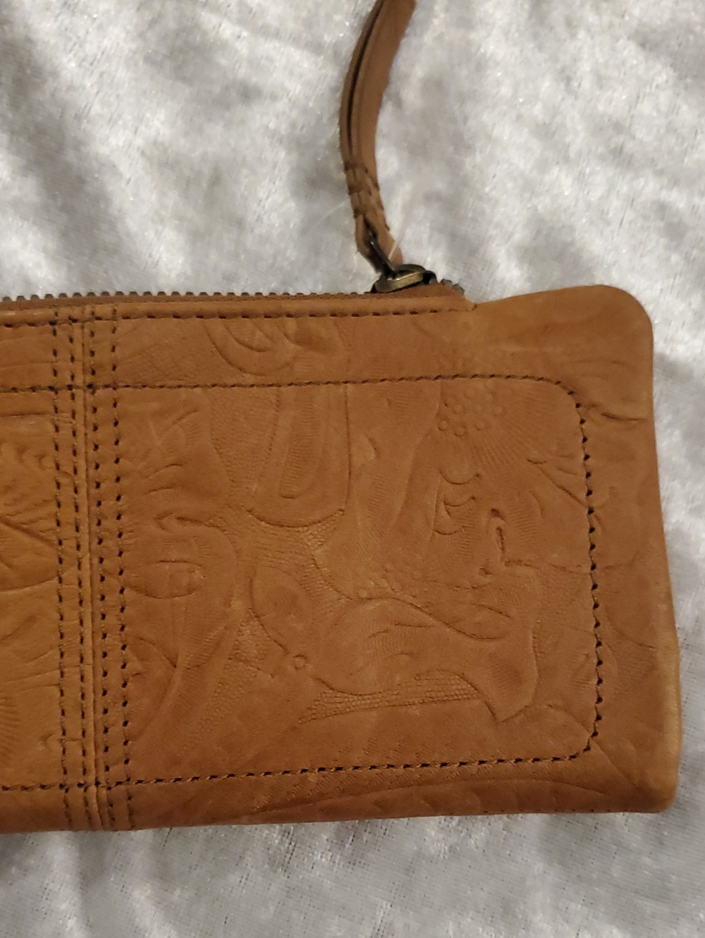 Classic Embossed Genuine Leather Wallet - Tan NWOT - Picture 17 of 17